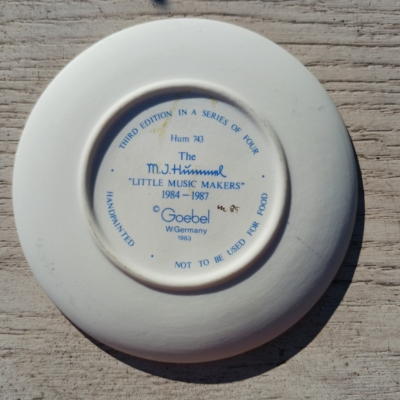 MJ Hummel Goebel Hum 743 Little Music Makers Miniature Plate Collectible - Picture 2 of 4